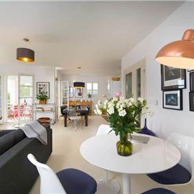 3 Bedroom Villa with Pool, Terrace and Sea Views near Vinisce, Sleeps 7